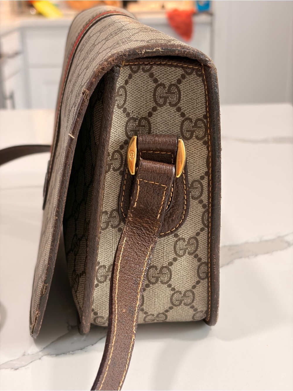Gucci Beige GG Monogram Shoulder Bag with Green & Red Stripe - Picture 2 of 4
